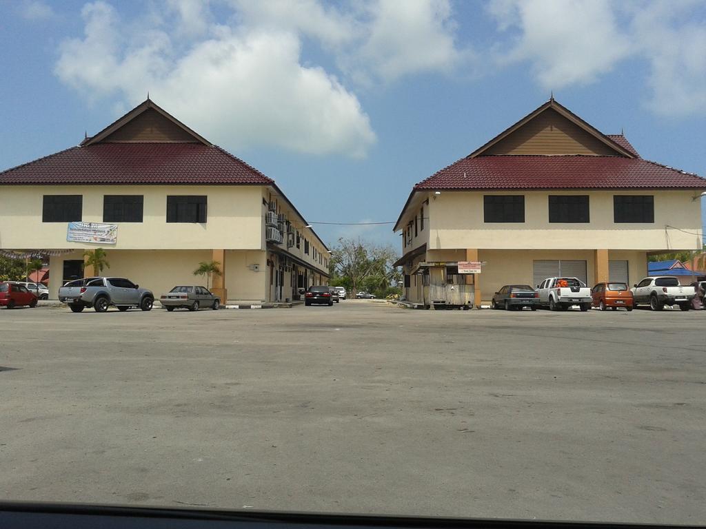 Iz Budget Kampung Kuala Besut Extérieur photo